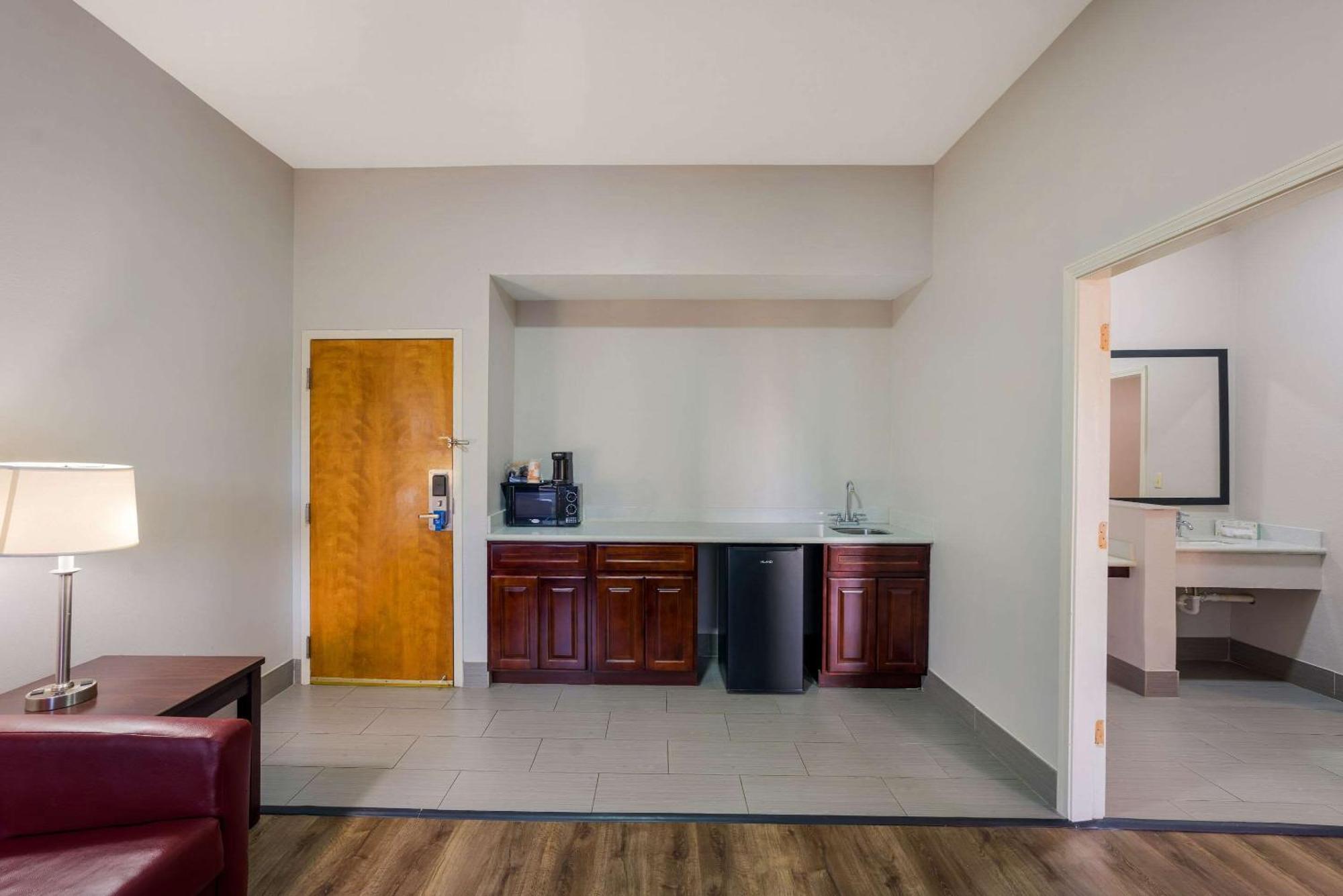 Rodeway Inn Brandon Kültér fotó