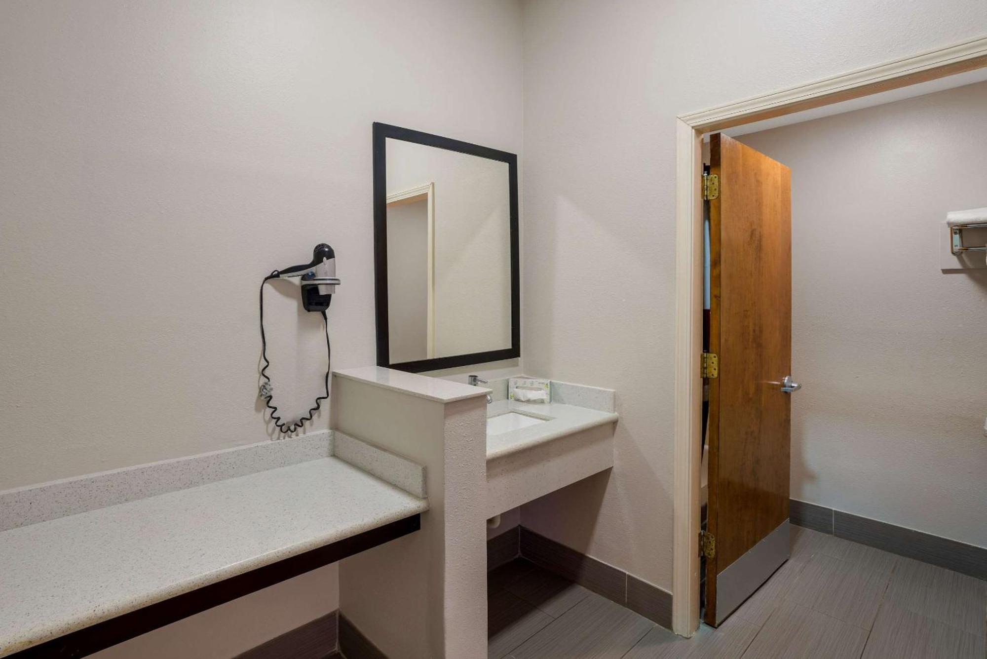 Rodeway Inn Brandon Kültér fotó