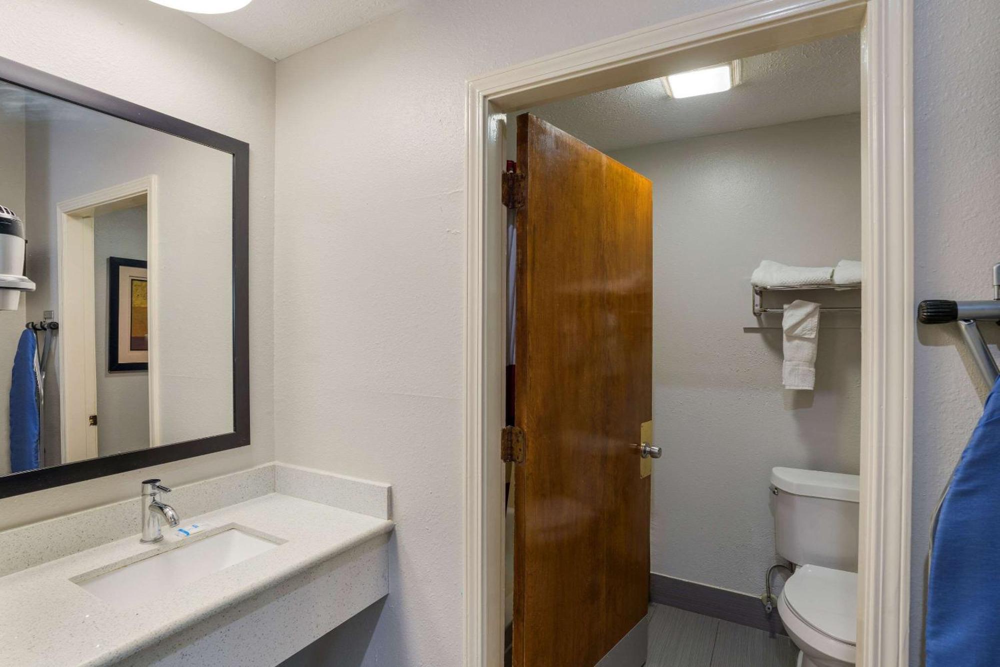 Rodeway Inn Brandon Kültér fotó